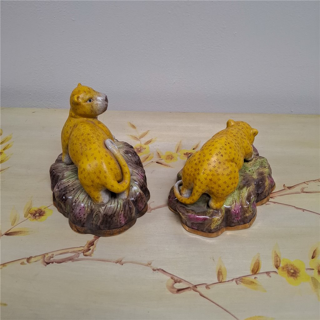Danny's Fine Porcelain Pair of Leopards