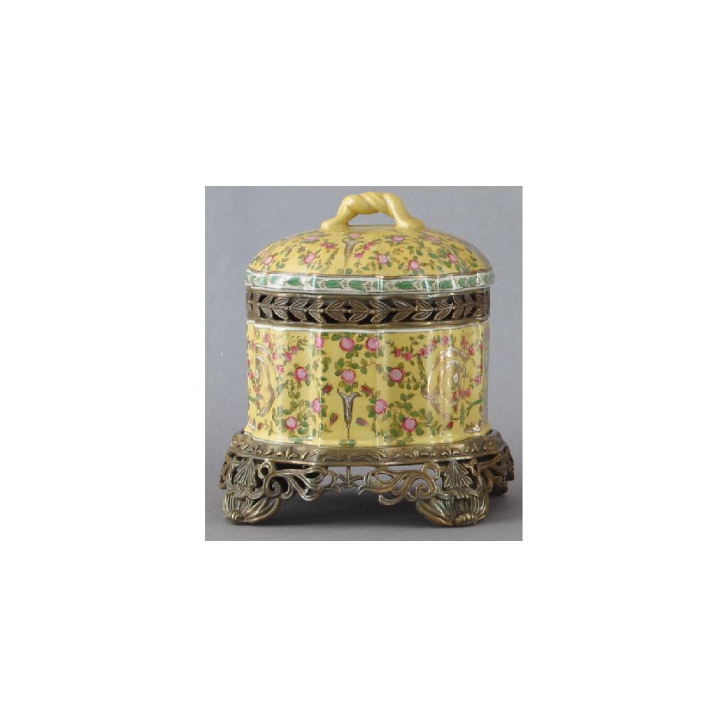 Danny's Fine Porcelain Tureen with Bronze Base – Emporio Rosette - CLOSEOUT