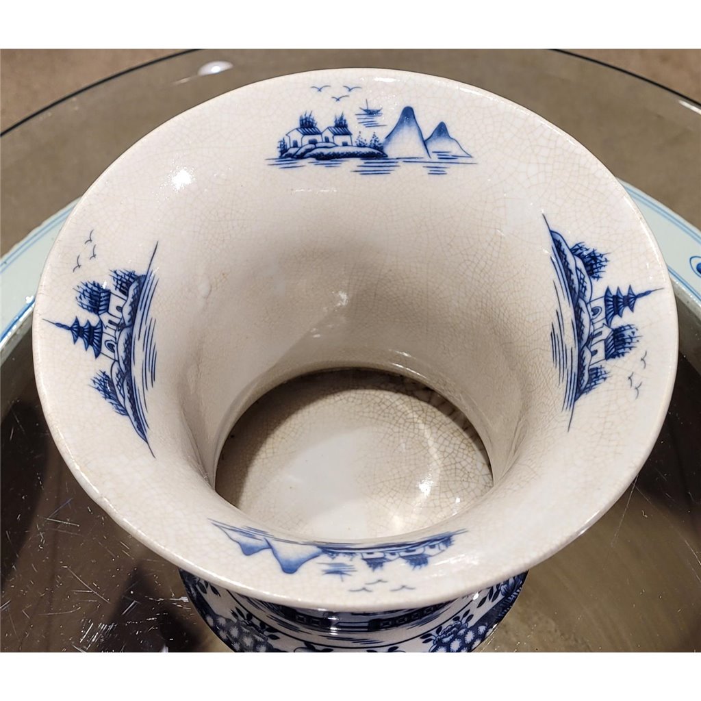 Danny's Fine Porcelain Porcelain Planter- Blue Willow