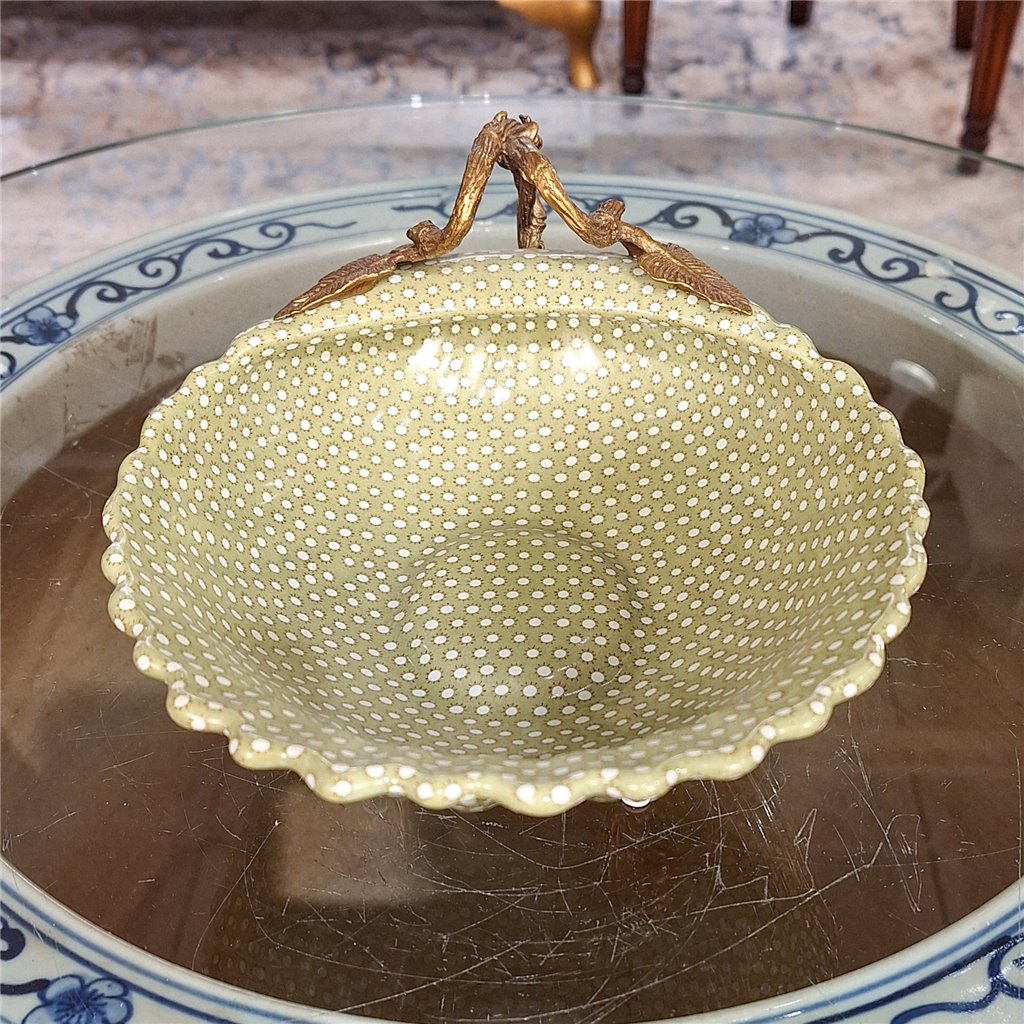 Danny's Fine Porcelain Porcelain Shell Dish with Bronze Accent- Dotty