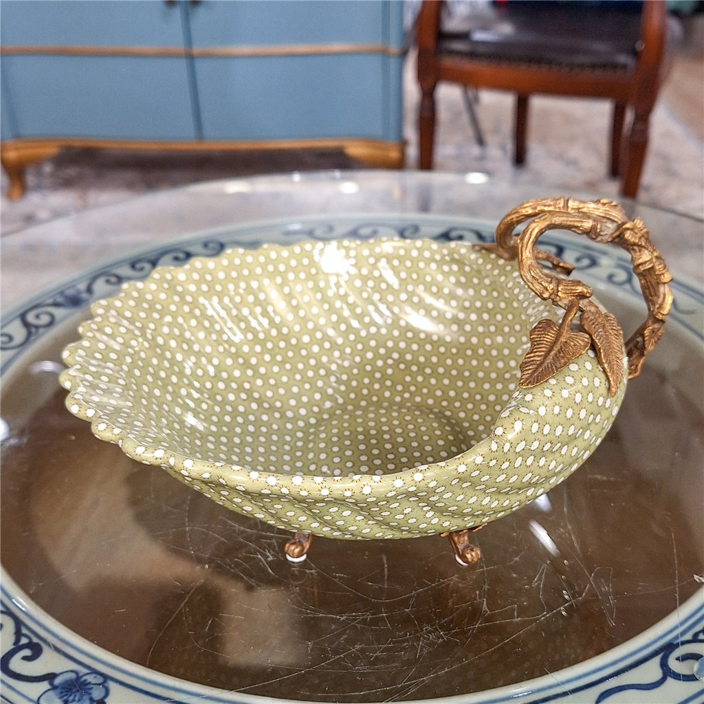 Danny's Fine Porcelain Porcelain Shell Dish with Bronze Accent- Dotty