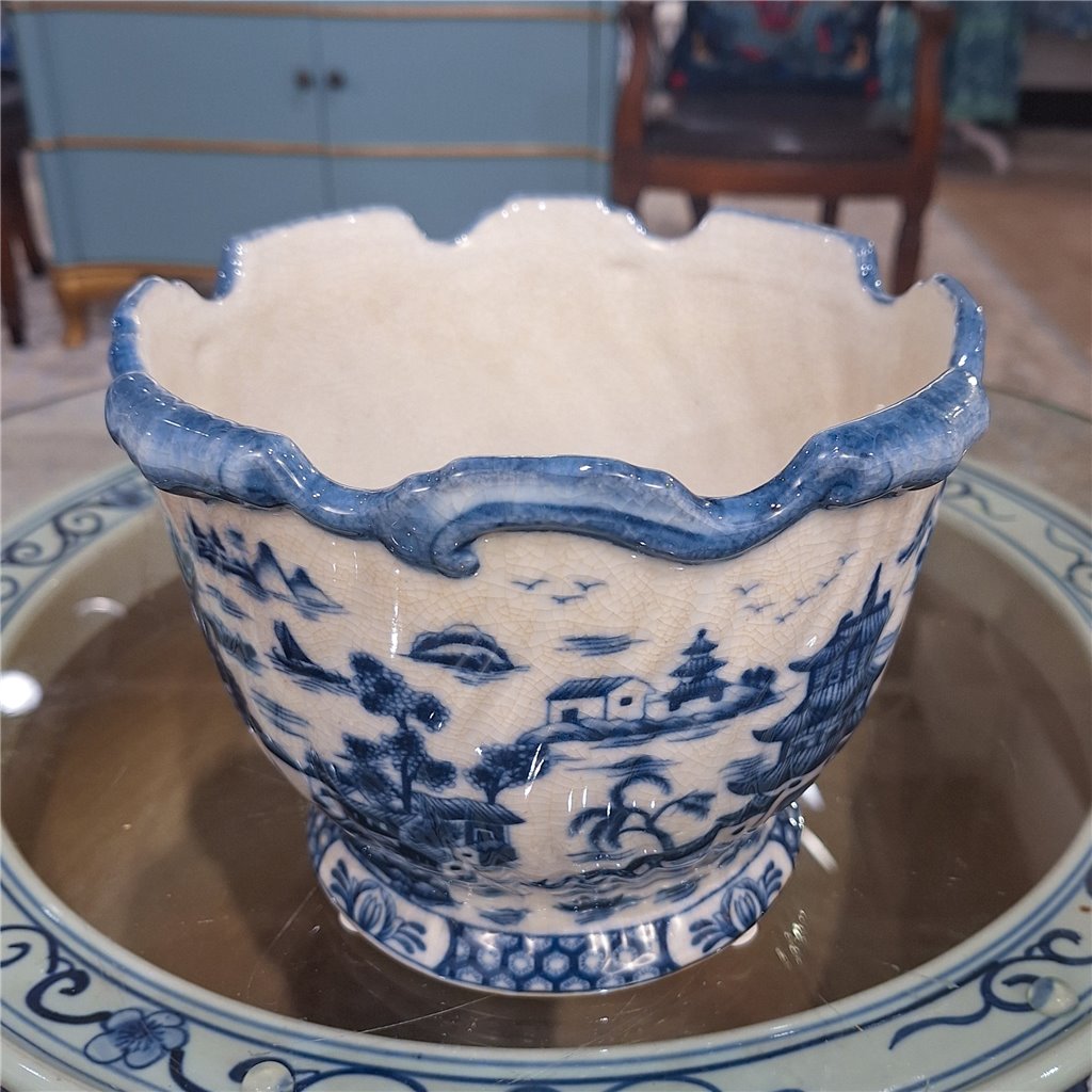 Danny's Fine Porcelain Planter - Blue Willow