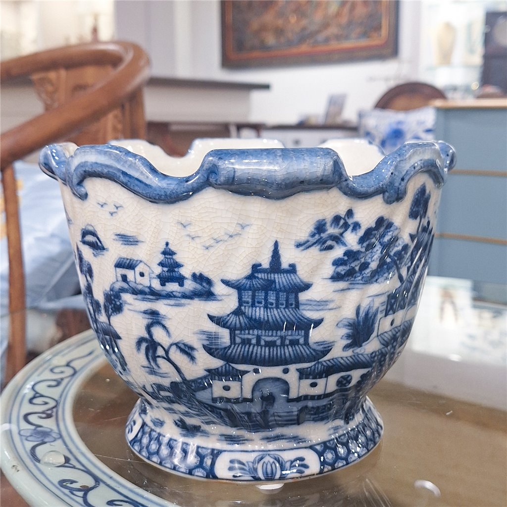 Danny's Fine Porcelain Planter - Blue Willow