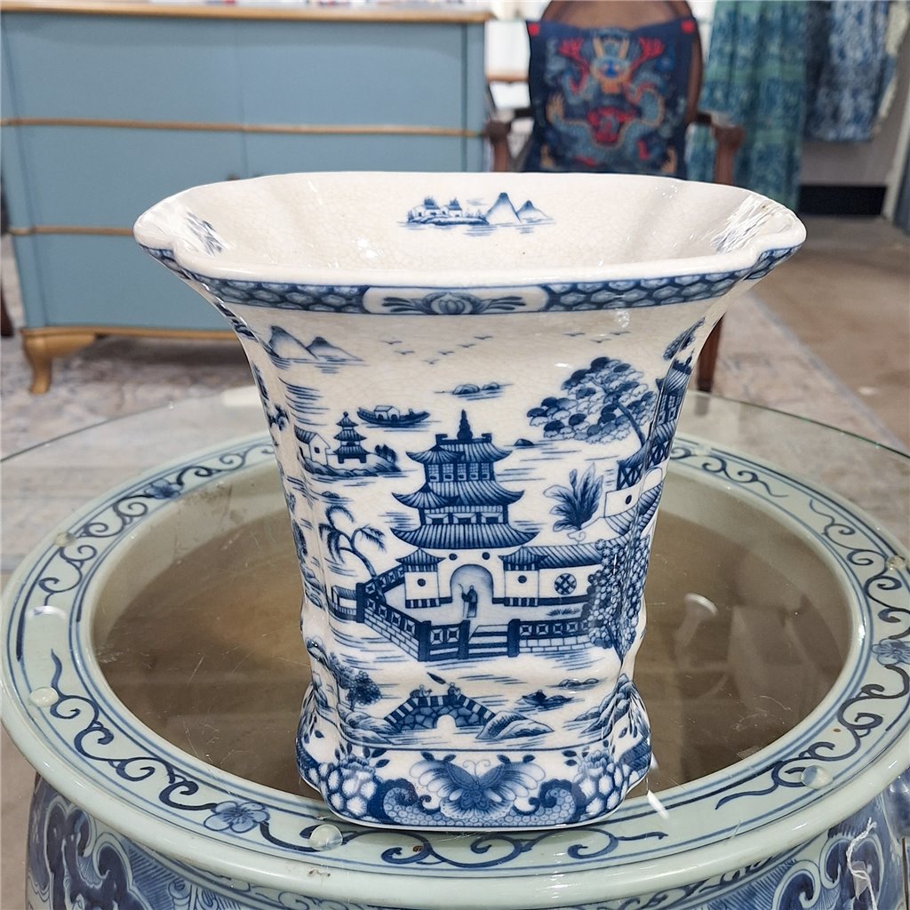 Danny's Fine Porcelain Flower Vase - Blue Willow
