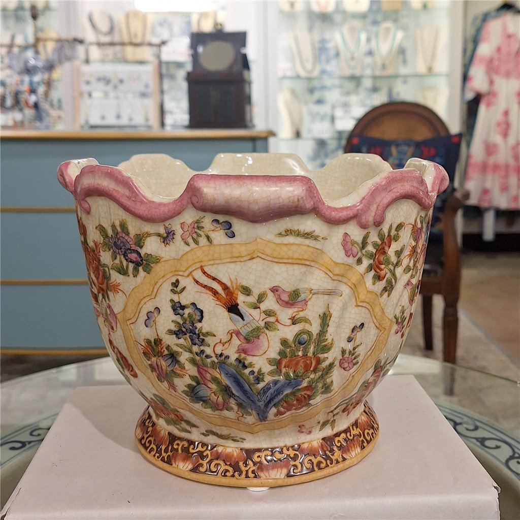 Danny's Fine Porcelain Porcelain Scallop Planter - Regency