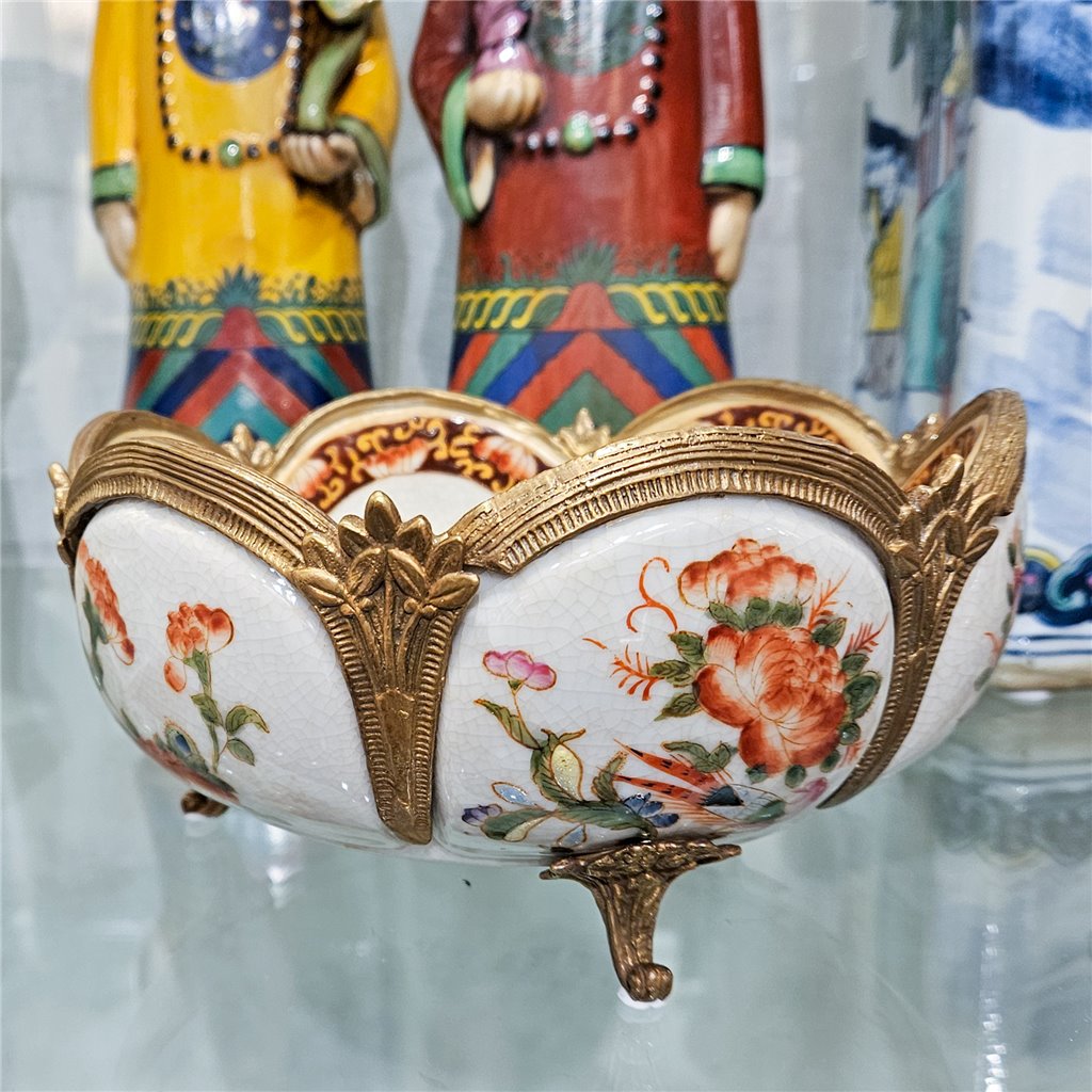 Danny's Fine Porcelain Porcelain Scallop Basin with Bronze Ormolu - Regency