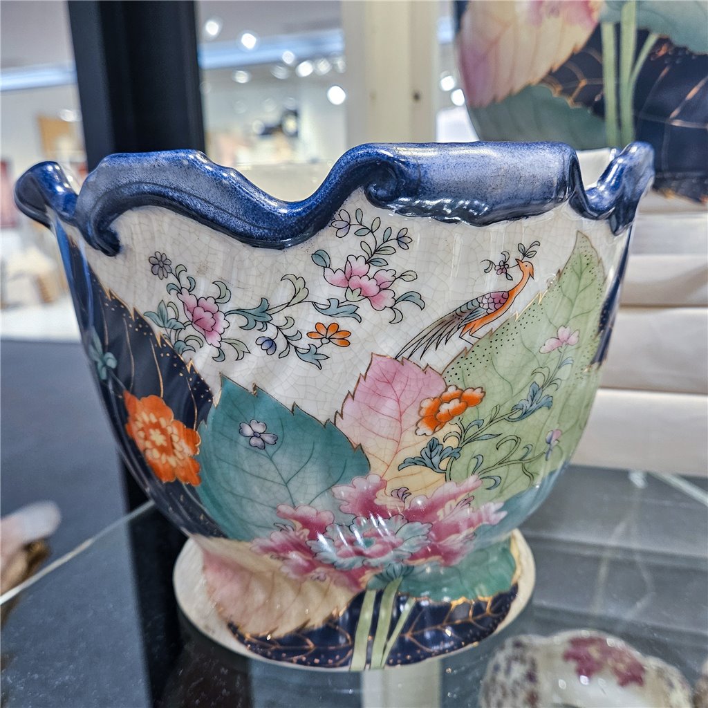 Danny's Fine Porcelain Porcelain Scallop Planter - Tobacco Leaf