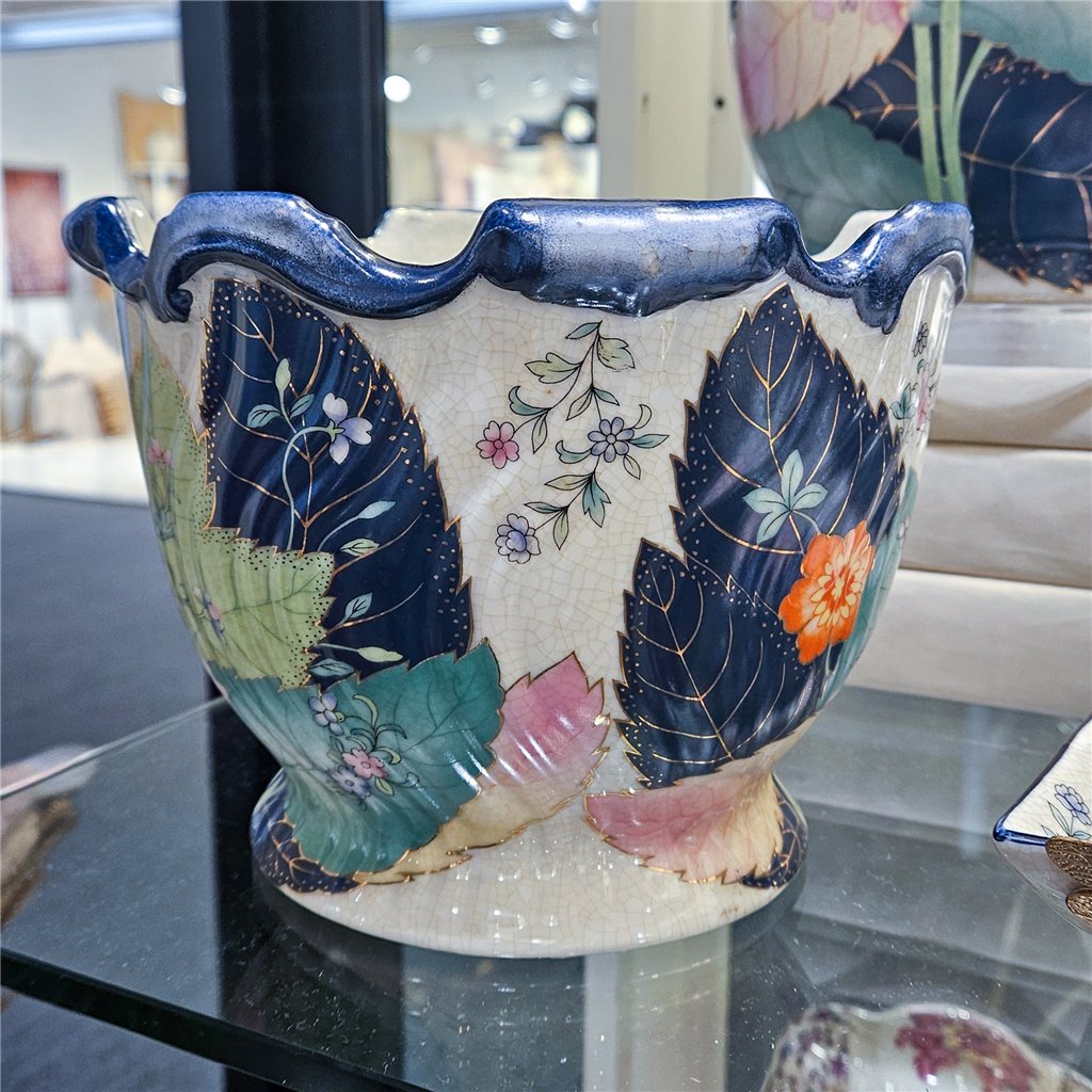 Danny's Fine Porcelain Porcelain Scallop Planter - Tobacco Leaf