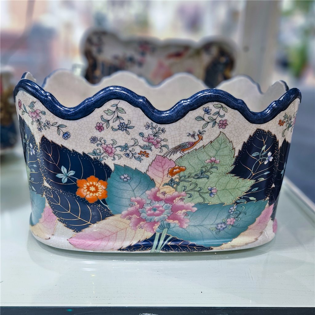 Danny's Fine Porcelain Porcelain Planter - Tobacco Leaf
