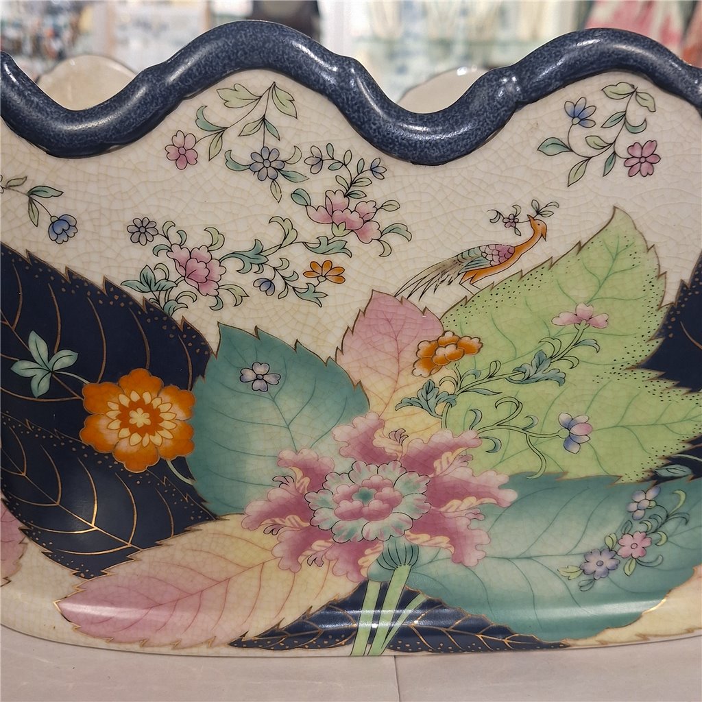 Danny's Fine Porcelain Porcelain Planter - Tobacco Leaf