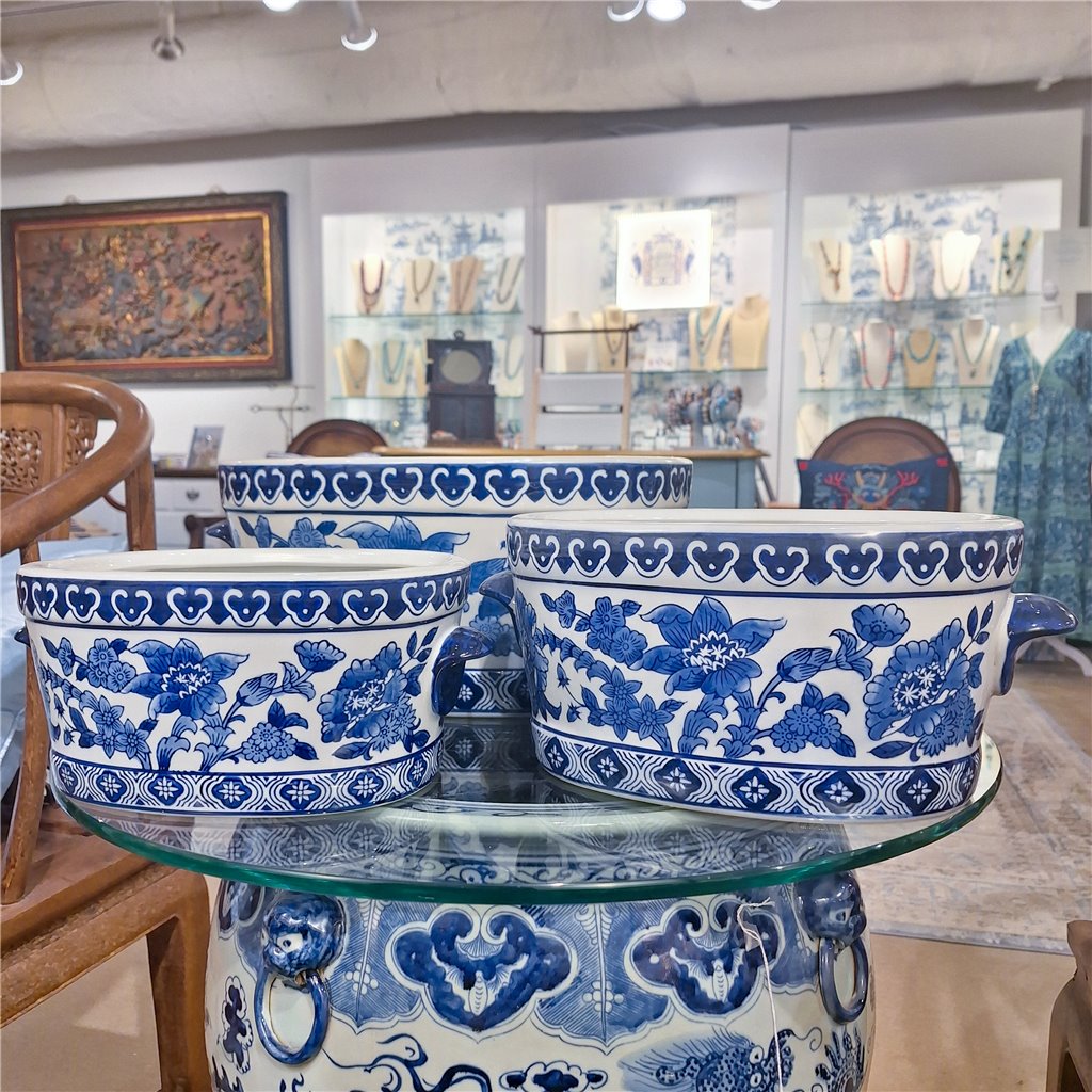 Danny's Fine Porcelain 16"oval Basin Blue & White Flower