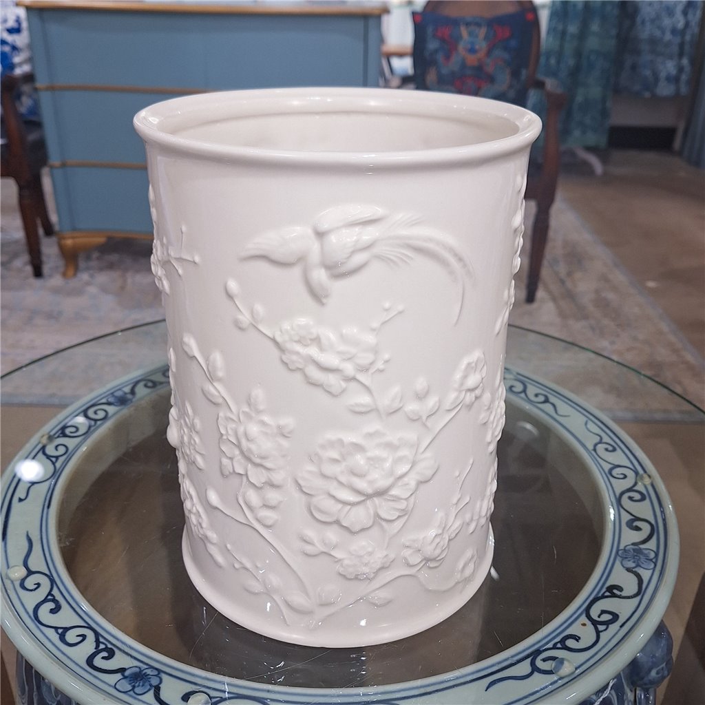 Danny's Fine Porcelain Off White Round Waste Bin in Embossed Bird Pattern