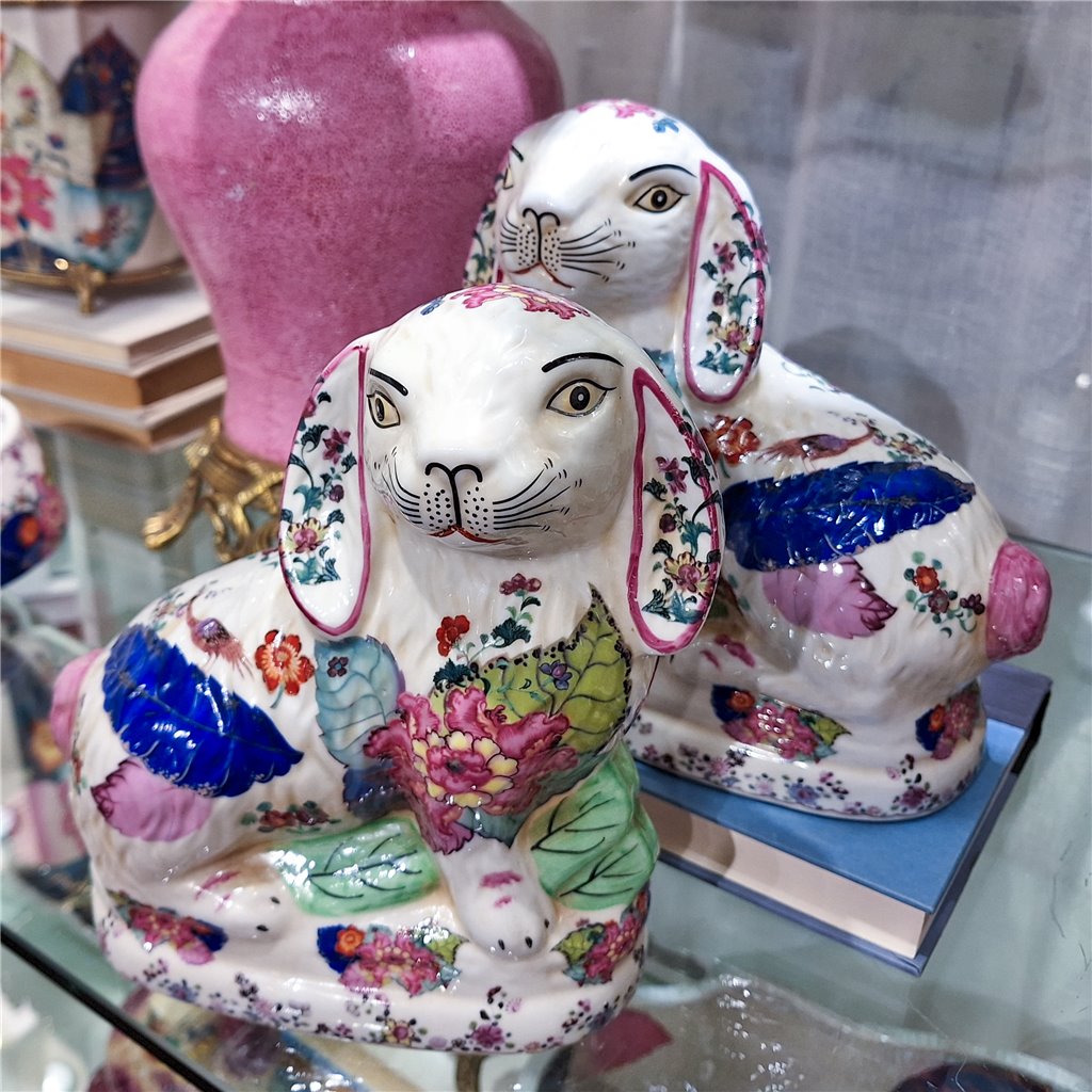 Danny's Fine Porcelain Classic Staffordshire Bunnies with A Twist! Pair of Porcelain 41346