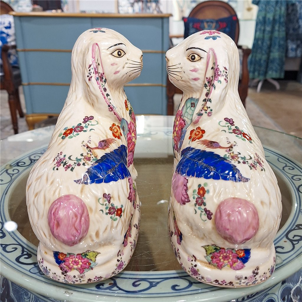 Danny's Fine Porcelain Classic Staffordshire Bunnies with A Twist! Pair of Porcelain 41346