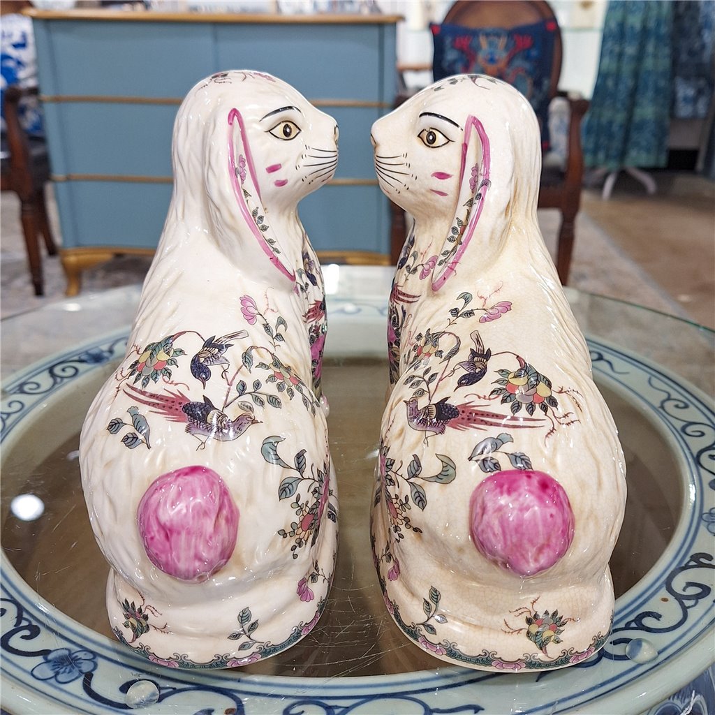 Danny's Fine Porcelain Classic Staffordshire Bunnies with A Twist! Pair of Porcelain 41363