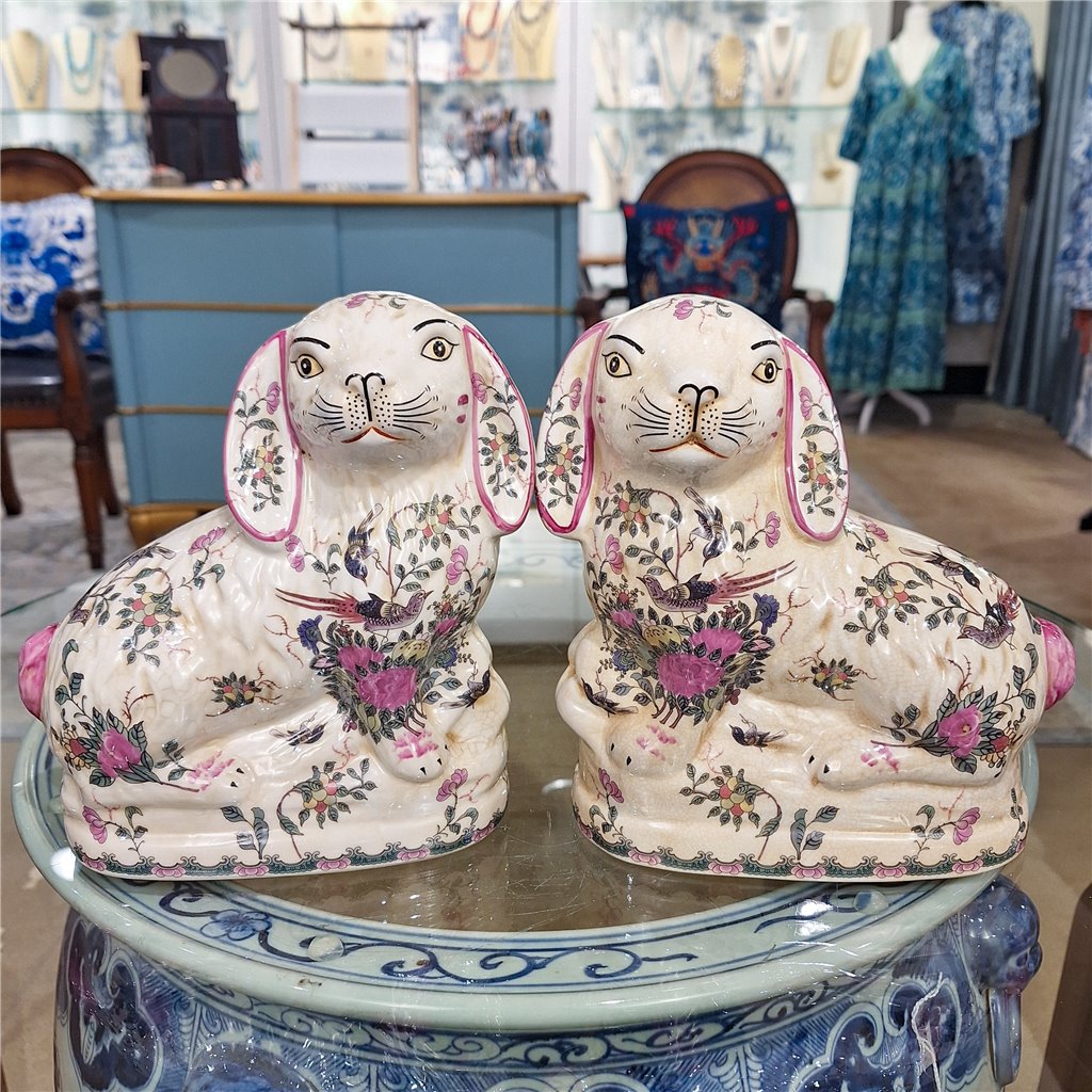 Danny's Fine Porcelain Classic Staffordshire Bunnies with A Twist! Pair of Porcelain 41363