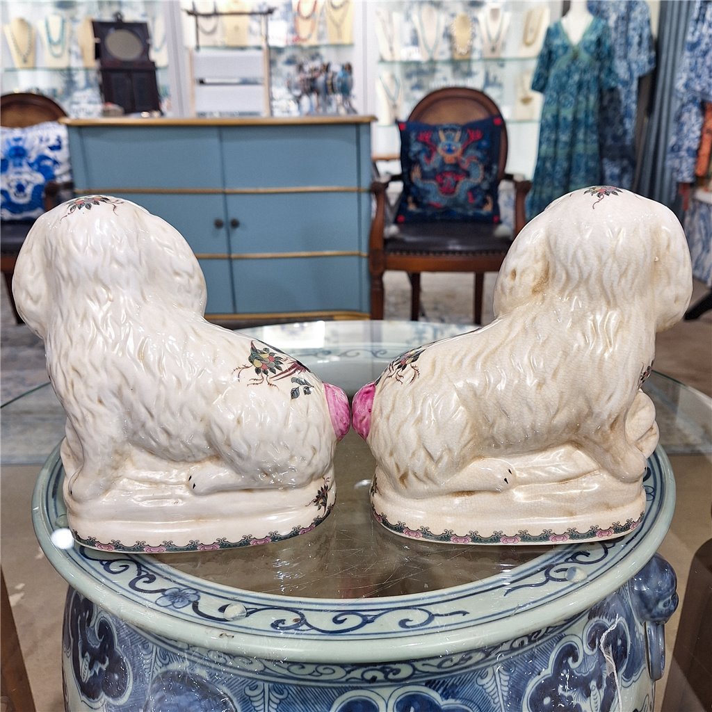 Danny's Fine Porcelain Classic Staffordshire Bunnies with A Twist! Pair of Porcelain 41363