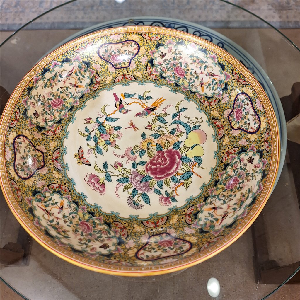Danny's Fine Porcelain Fruit Bowl Rose Medallion 12-Inch – Rose Medallion Porcelain Pedestal Bowl