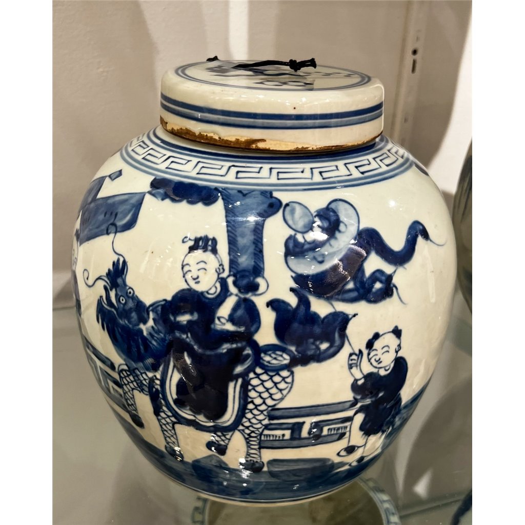 Danny's Fine Porcelain Blue & White Bulb Lidded Jar (classic)