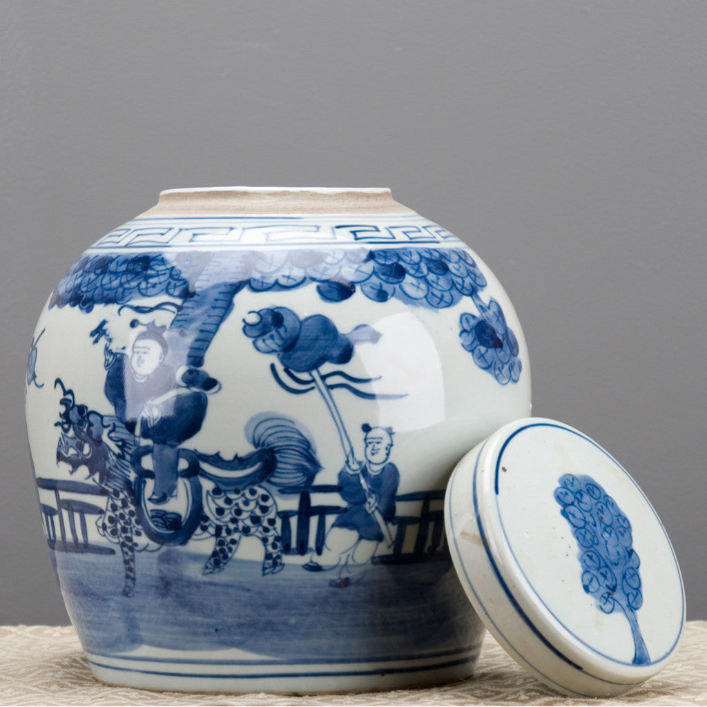 Danny's Fine Porcelain Blue & White Bulb Lidded Jar (classic)