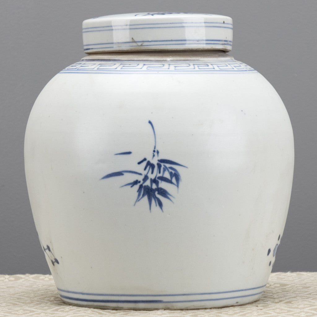 Danny's Fine Porcelain Blue & White Bulb Lidded Jar (classic)