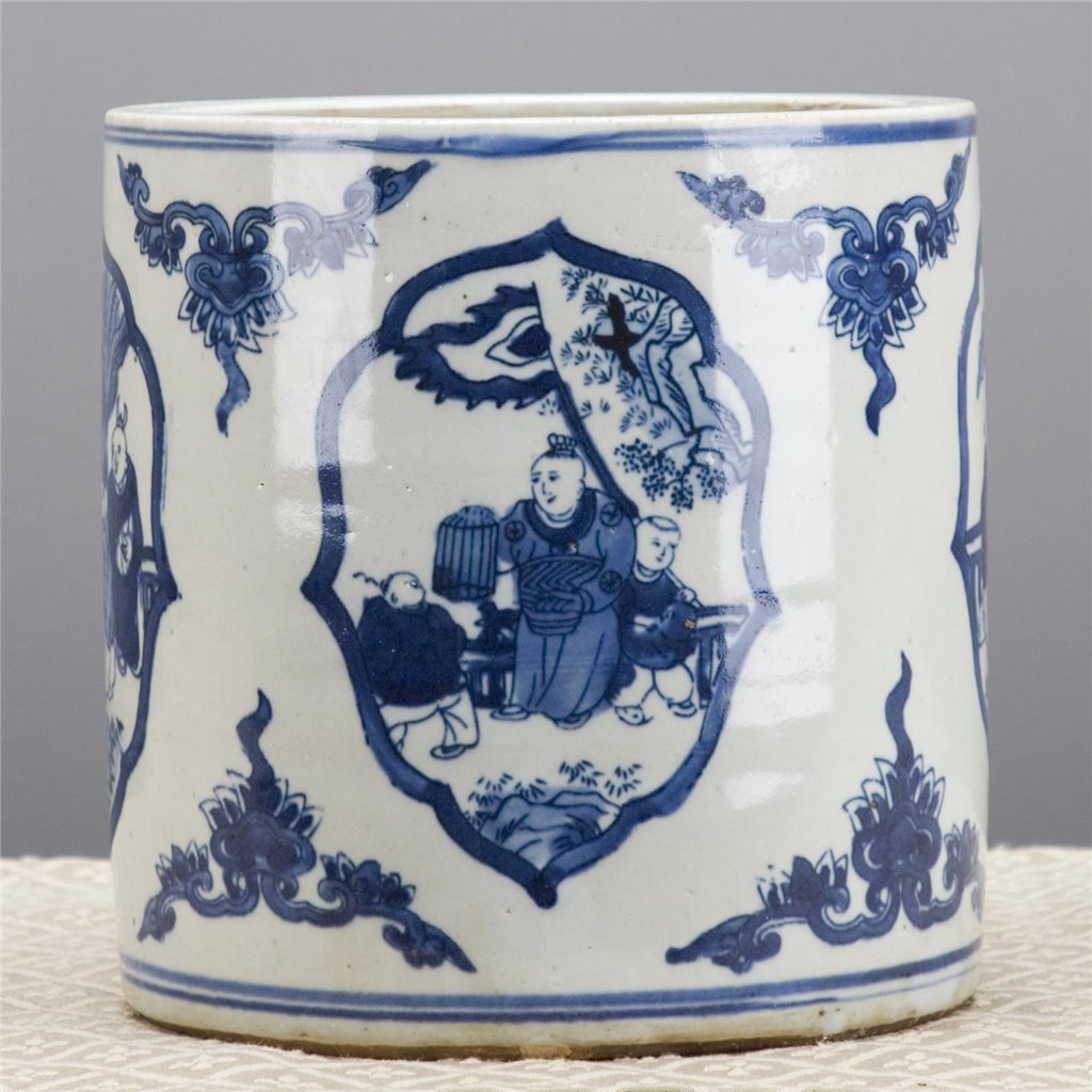 Danny's Fine Porcelain Round Bucket- Classic Blue & White