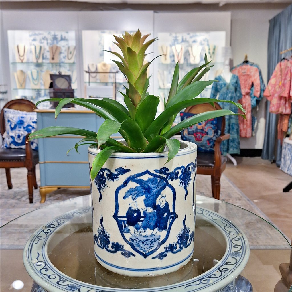 Danny's Fine Porcelain Round Bucket- Classic Blue & White