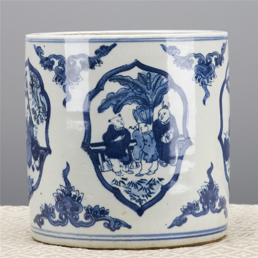 Danny's Fine Porcelain Round Bucket- Classic Blue & White