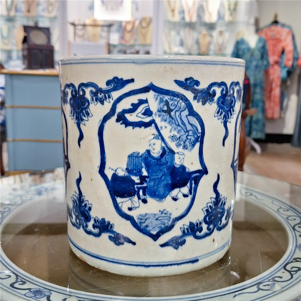 Danny's Fine Porcelain Round Bucket- Classic Blue & White