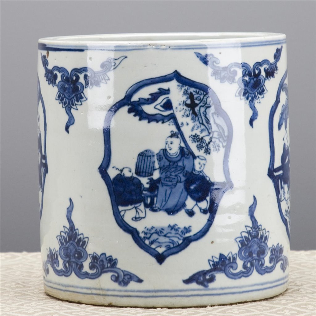 Danny's Fine Porcelain Round Bucket- Classic Blue & White