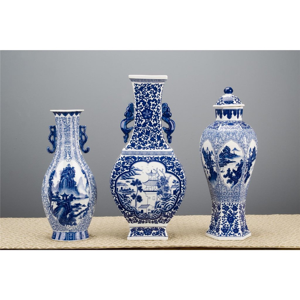 Danny's Fine Porcelain Porcelain Scallop Shape Vase-Blue & White