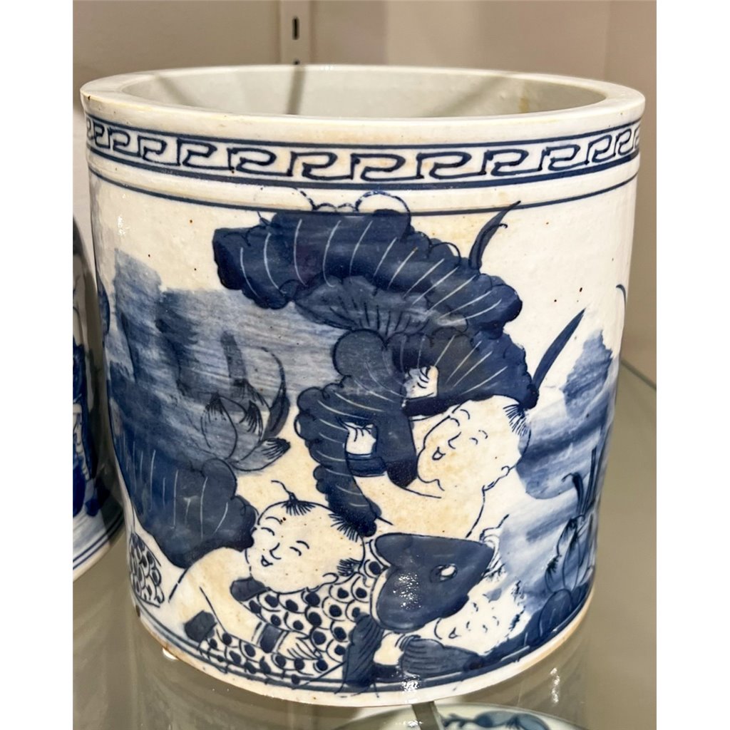 Danny's Fine Porcelain Classic Pot- Blue & White Child and Fish