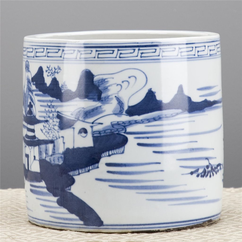 Danny's Fine Porcelain Classic Pot - Village Scene