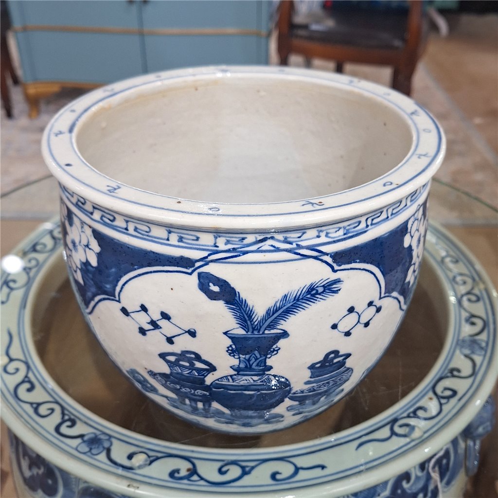 Danny's Fine Porcelain Round Pot Blue Village