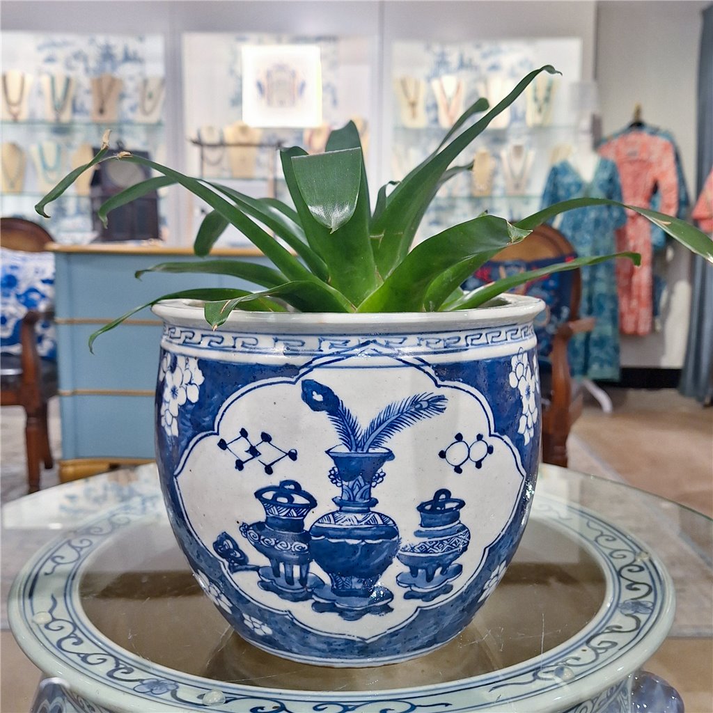 Danny's Fine Porcelain Round Pot Blue Village