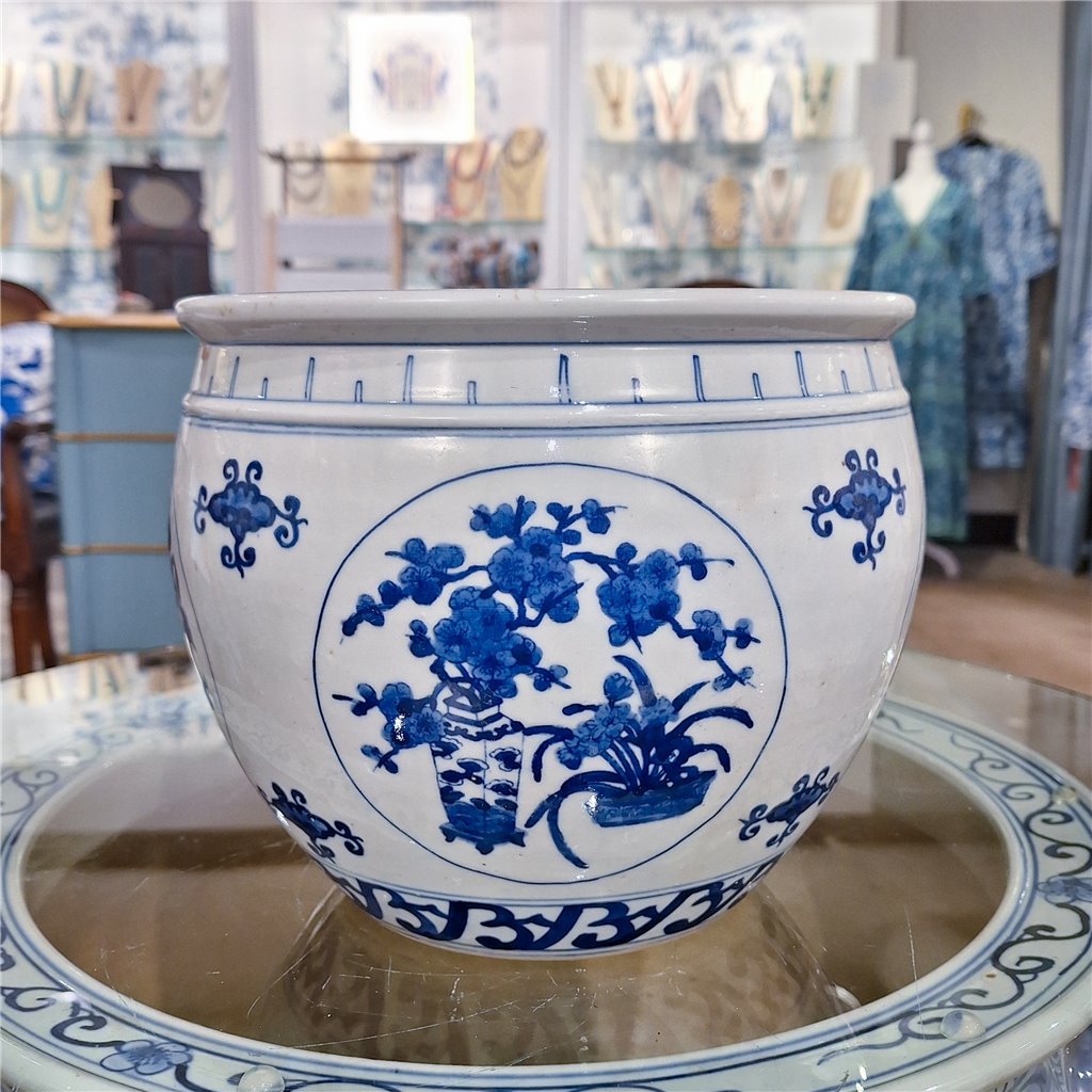 Danny's Fine Porcelain Blue & White Garden Scene Basin