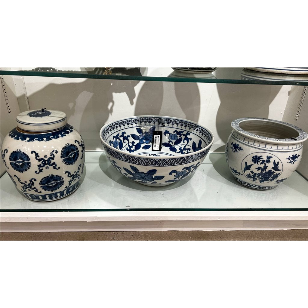 Danny's Fine Porcelain Blue & White Garden Scene Basin