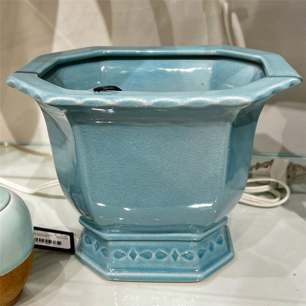 Danny's Fine Porcelain Porcelain Octagonal Footed Planter - Sky Blue (small)