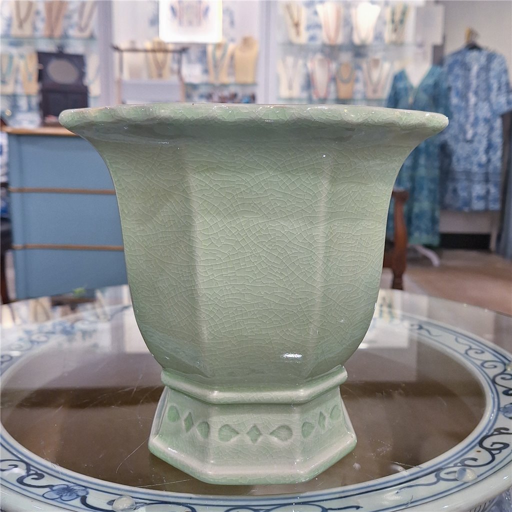 Danny's Fine Porcelain Octagonal Footed Planter - Light Green (small)