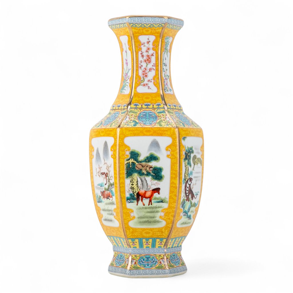 Danny's Fine Porcelain Red Octagonal Vase – Floral Motif