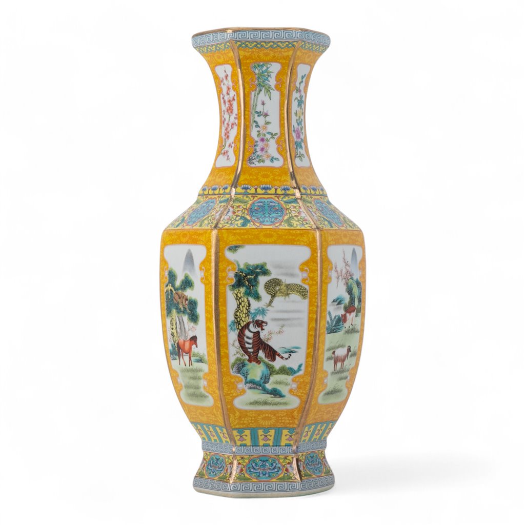Danny's Fine Porcelain Red Octagonal Vase – Floral Motif