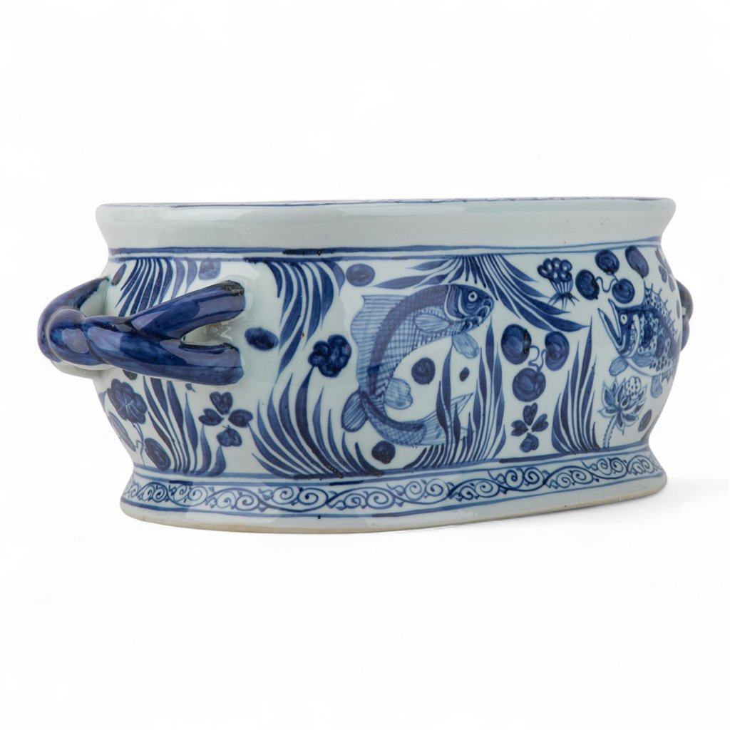 Danny's Fine Porcelain Blue & White Porcelain Oval Decorative Accent – Fish Motif
