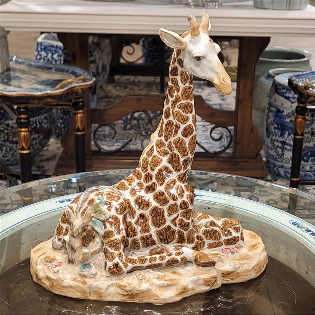 Danny's Fine Porcelain 10.75" Giraffe - Sitting
