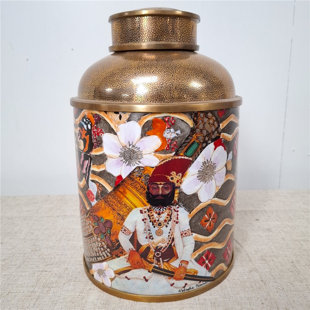 Danny's Fine Porcelain Porcelain Round Jar Portrait V with Bronze Ormolu – B793 - CLOSEOUT