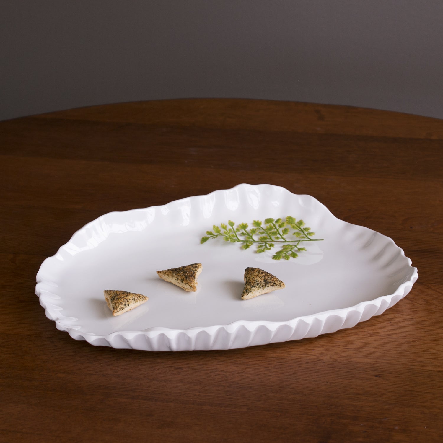 Beatriz Ball Servware Beatriz Ball VIDA Bloom Pinched Large Oval Platter (White)