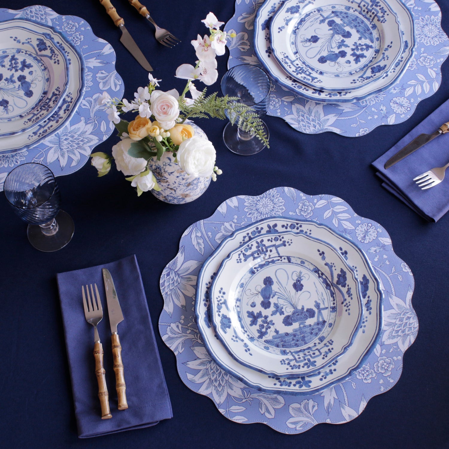 Beatriz Ball Serveware Beatriz Ball VIDA Faenza 9" Salad Plate Set of 4 White and Blue