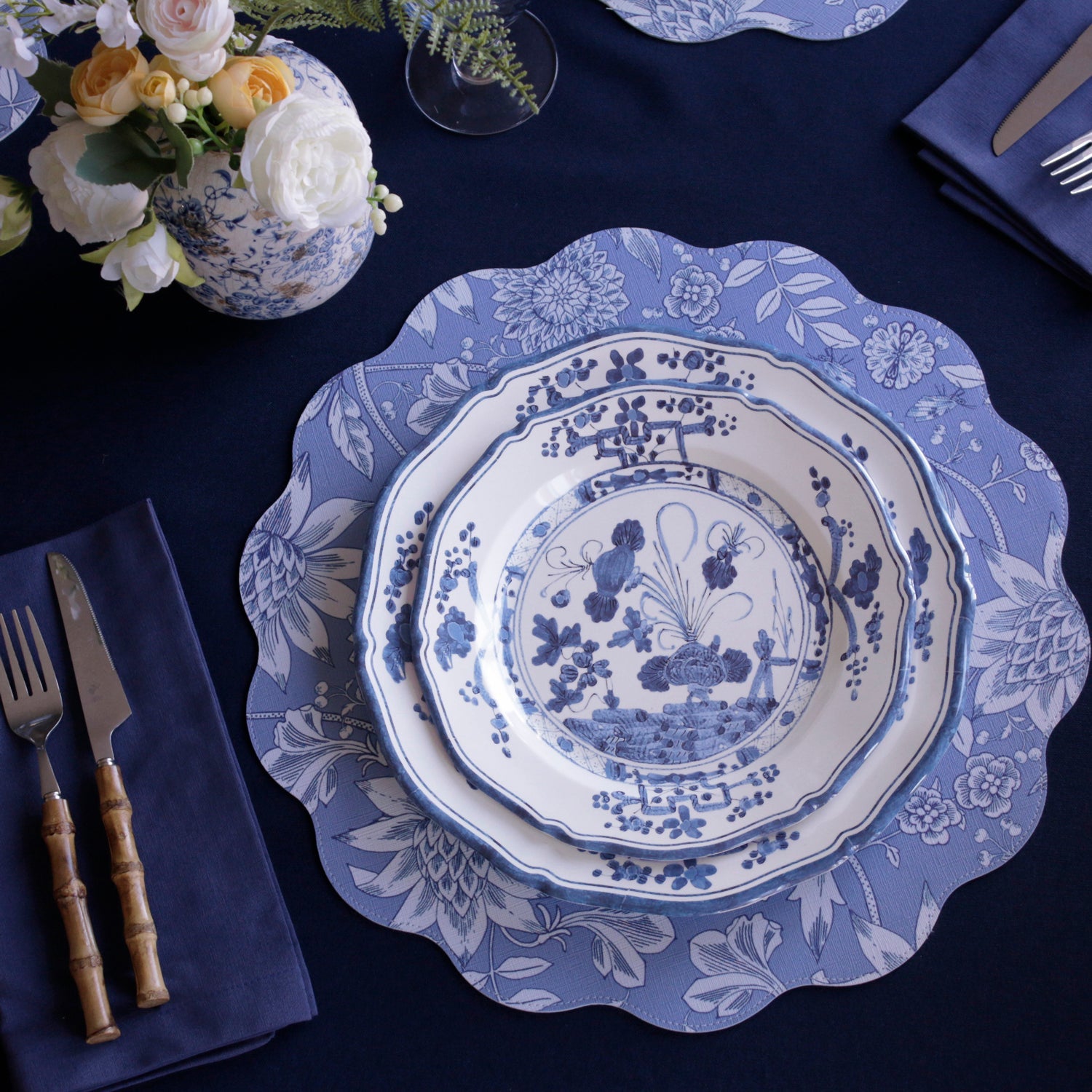 Beatriz Ball Serveware Beatriz Ball VIDA Faenza 9" Salad Plate Set of 4 White and Blue