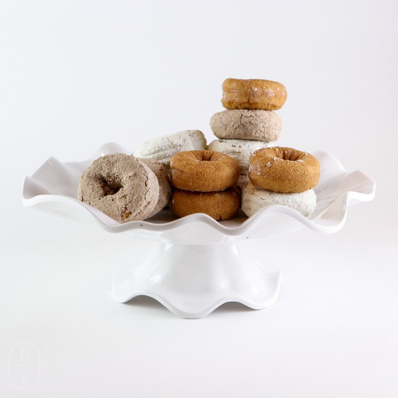 Beatriz Ball Vida Havana Pedestal Cake Plate / Chip & Dip White