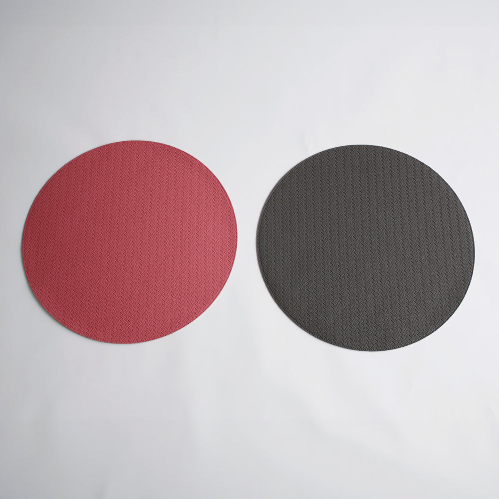 Beatriz Ball Serveware Beatriz Ball VIDA Snakeskin Reversible 15" Round Placemats Set of 4 (Salmon and Charcoal)