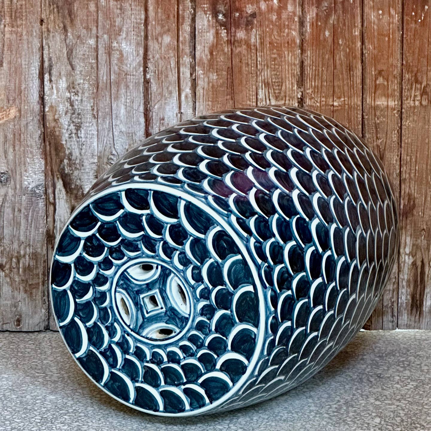 Cobalt Guild Home Decor Blue and White Dragon Scale Garden Seat